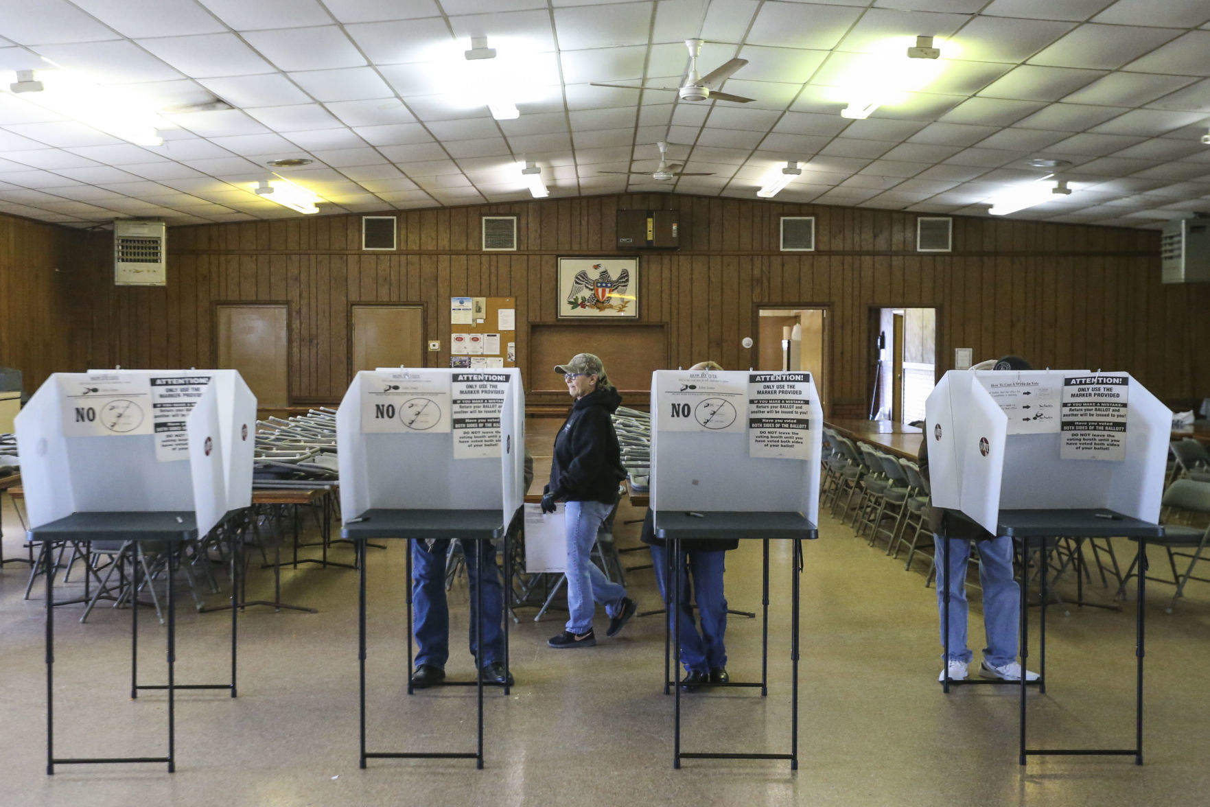 031720-ill-voting-jg-04.JPG